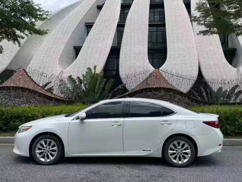 深圳14年雷克萨斯ES8