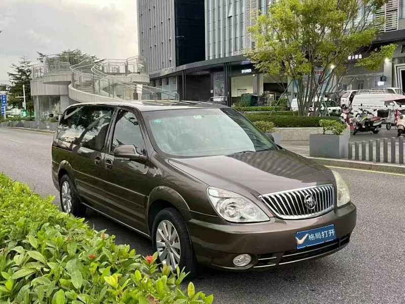 深圳16年别克GL82