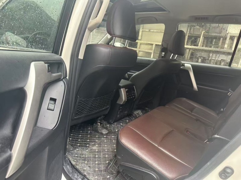 深圳20年丰田普拉多6