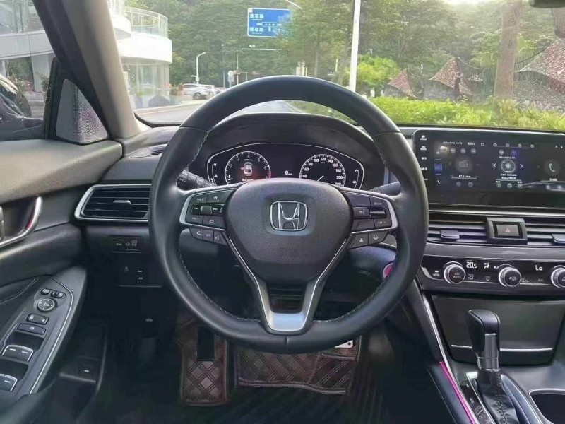 深圳22年本田雅阁5