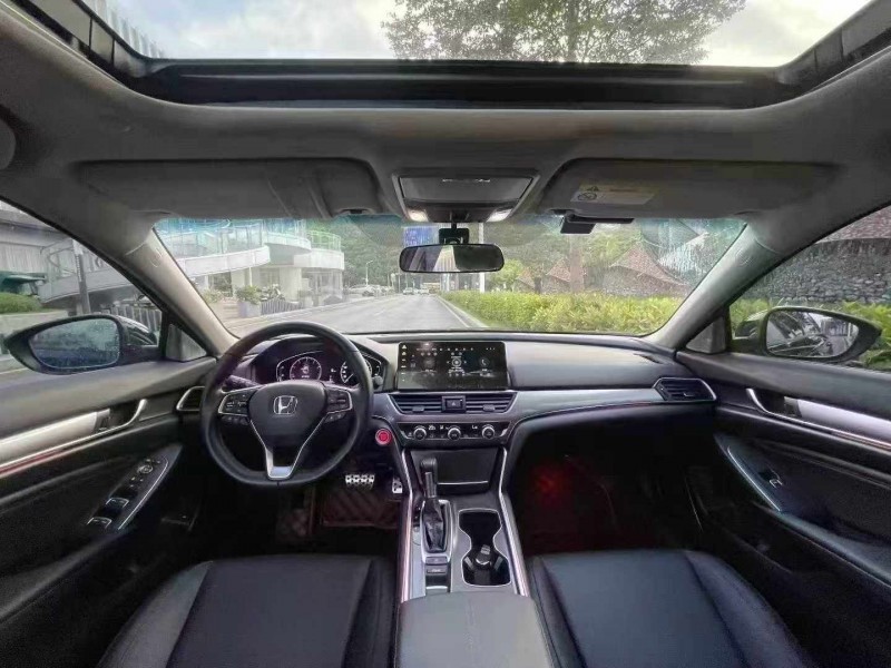 深圳22年本田雅阁6