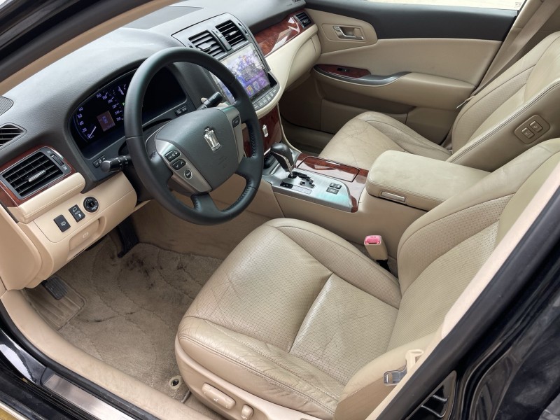 济宁13年丰田皇冠6