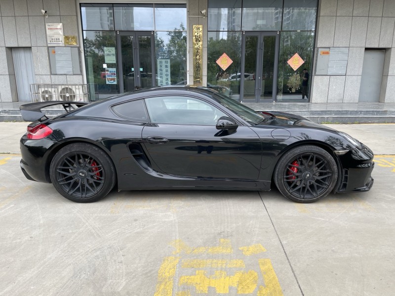 济宁14年保时捷卡曼7