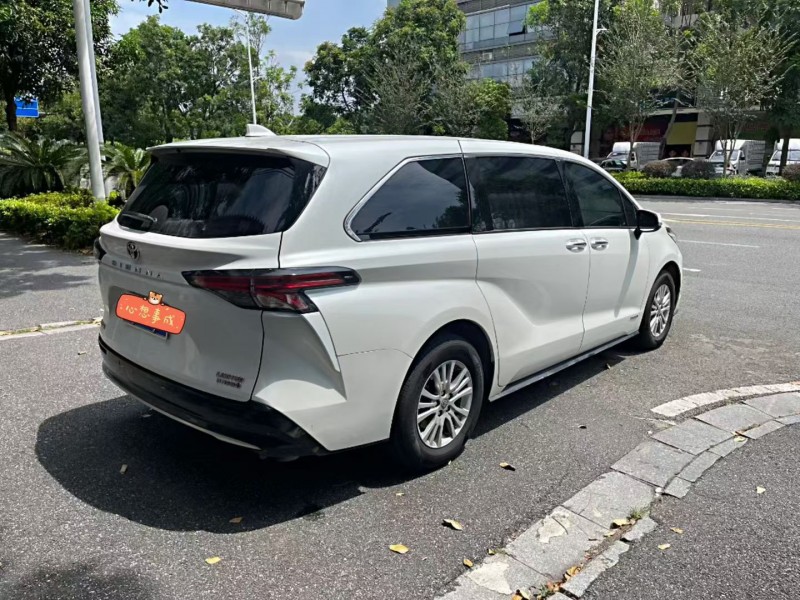 韶关22年丰田塞纳8