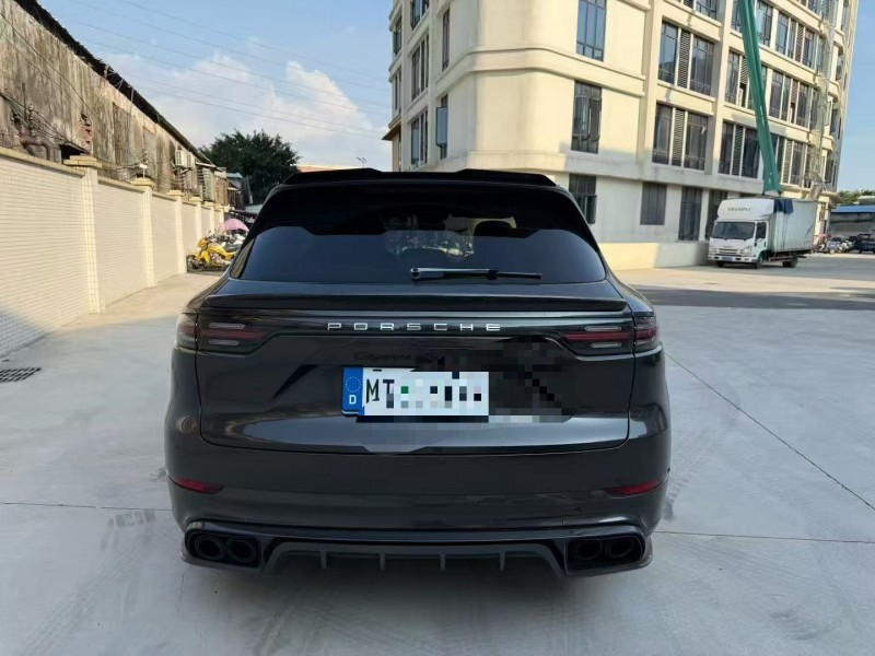 汕头18年保时捷卡宴9