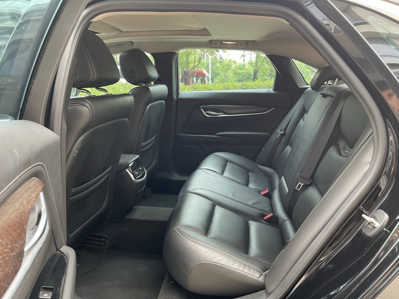 济宁19年凯迪拉克XTS6