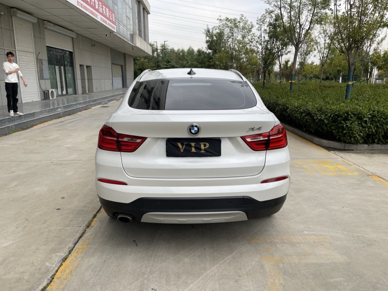 济宁18年宝马X49