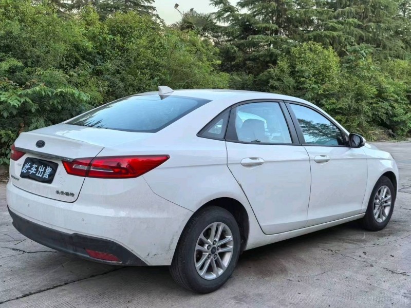 平顶山21年福特福睿斯8