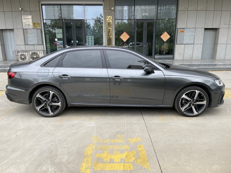 济宁24年奥迪A4L8