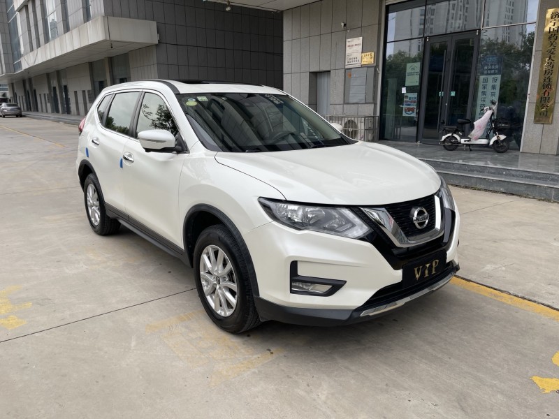 济宁21年日产奇骏2