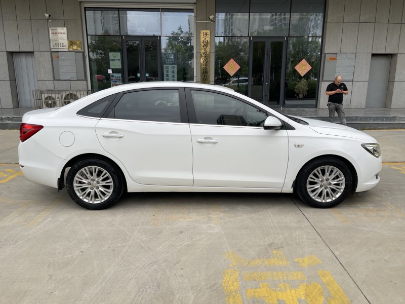 济宁16年别克英朗7