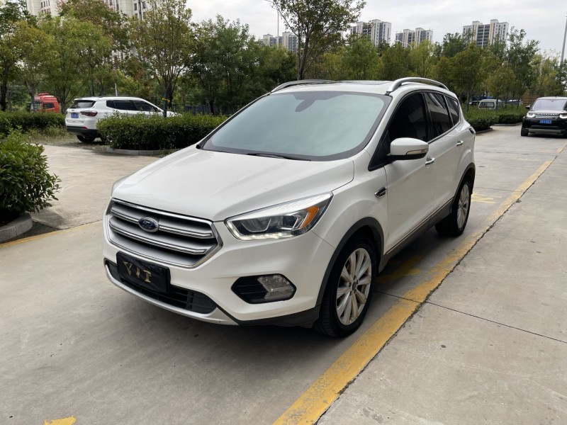 济宁17年福特翼虎3