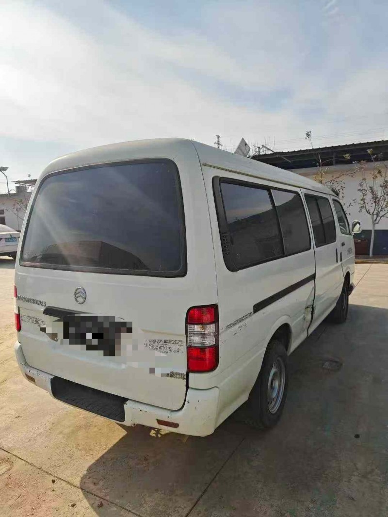 临沂22年华晨海狮8