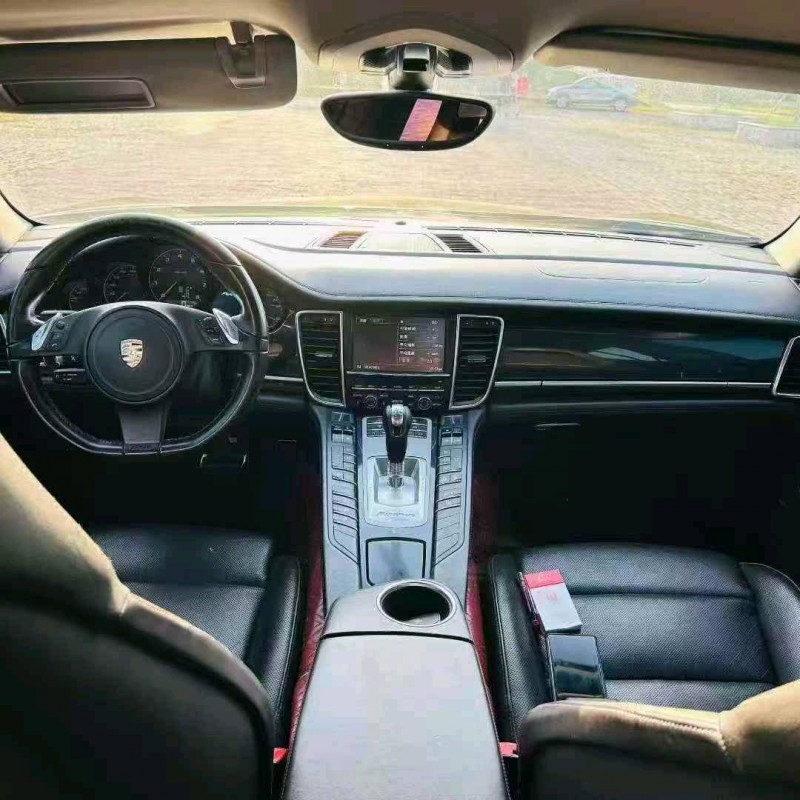 济宁12年保时捷帕拉梅拉5
