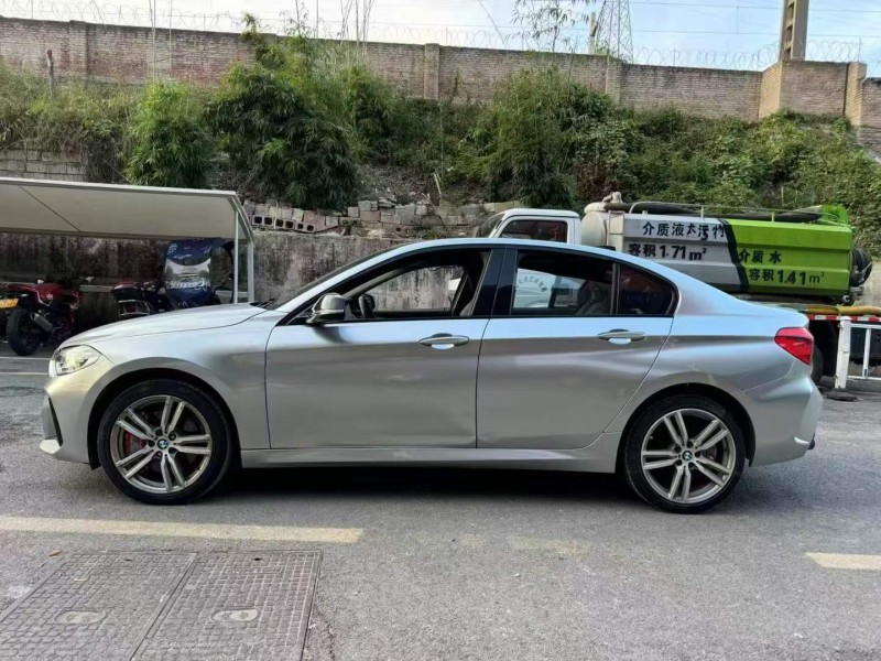 贵阳19年宝马1系7