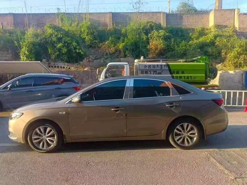 贵阳20年别克英朗2