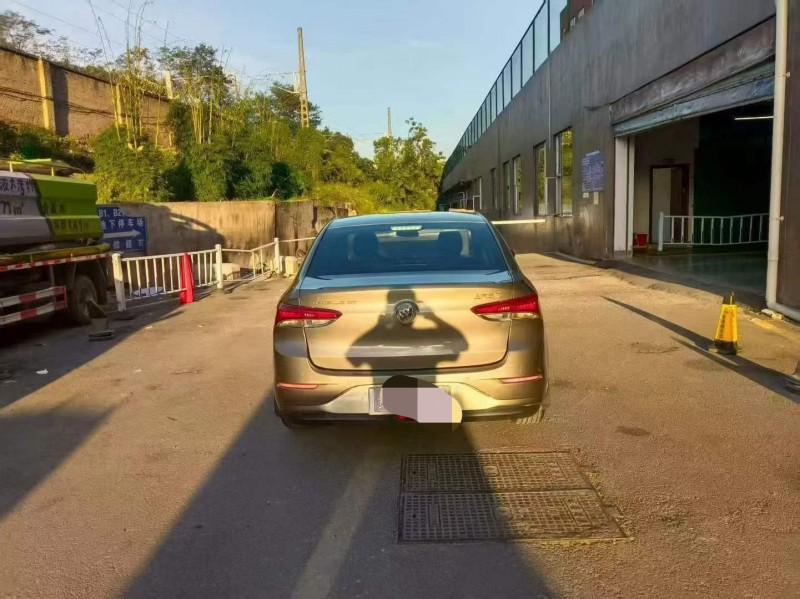 贵阳20年别克英朗3