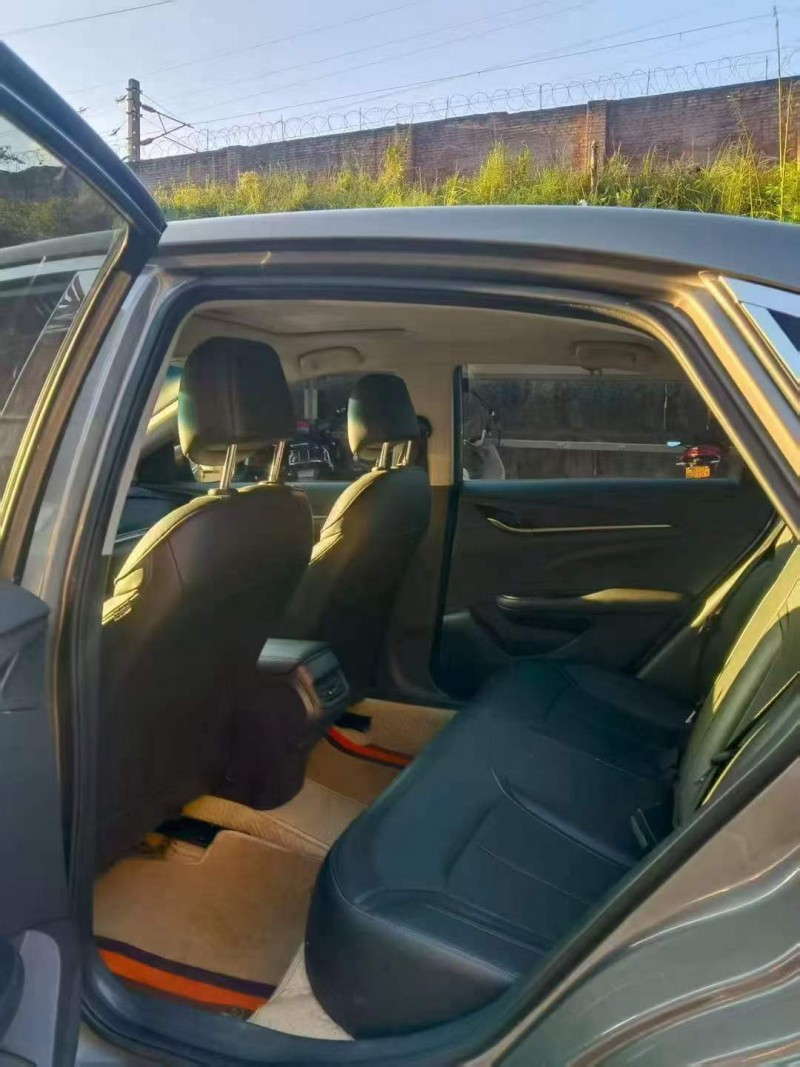 贵阳20年别克英朗7