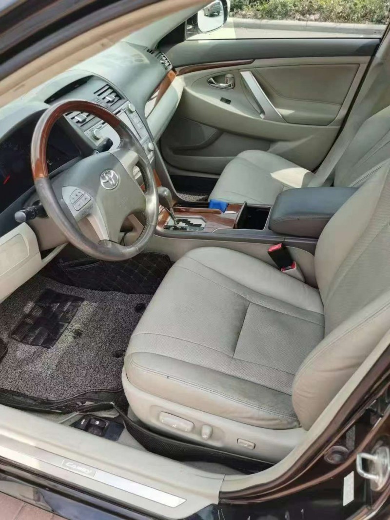 临沂15年丰田凯美瑞4