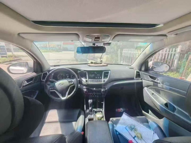 金华18年现代途胜4