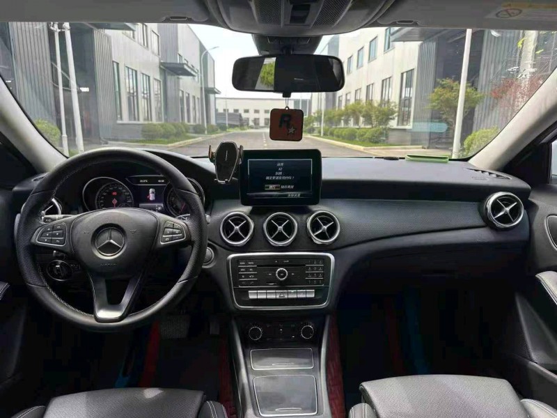 宿迁18年奔驰GLA4