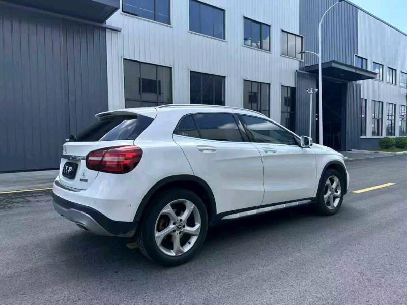 宿迁18年奔驰GLA7