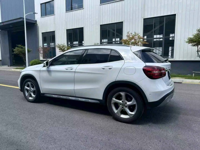 宿迁18年奔驰GLA8