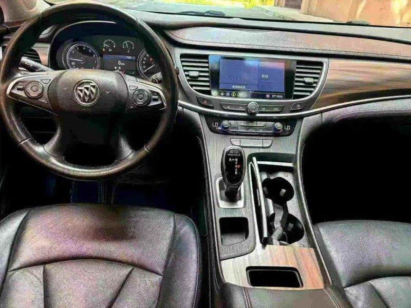 徐州20年别克君越4