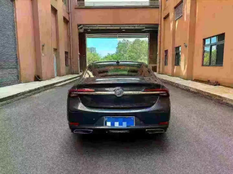 徐州20年别克君越9