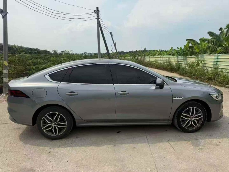 广州22年比亚迪秦7