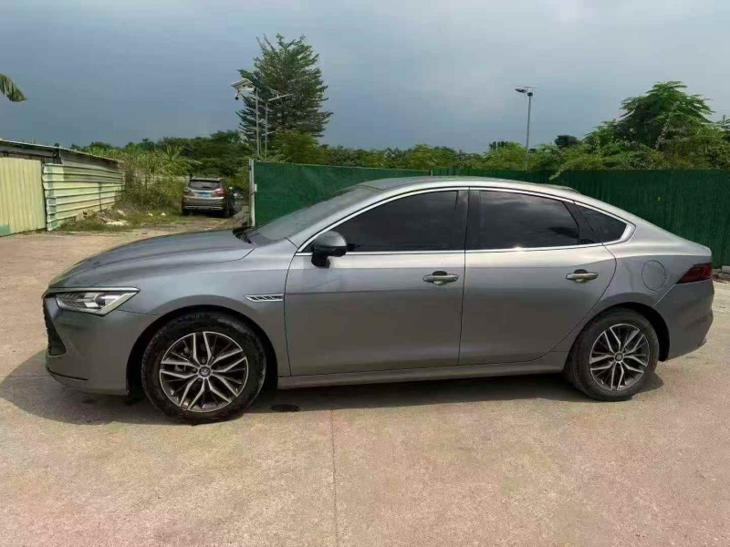 广州22年比亚迪秦8