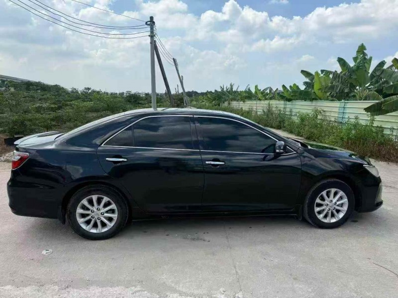 江门17年丰田凯美瑞8