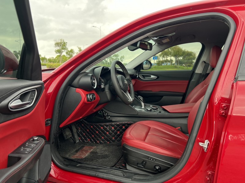 盐城18年阿尔法·罗密欧Giulia4