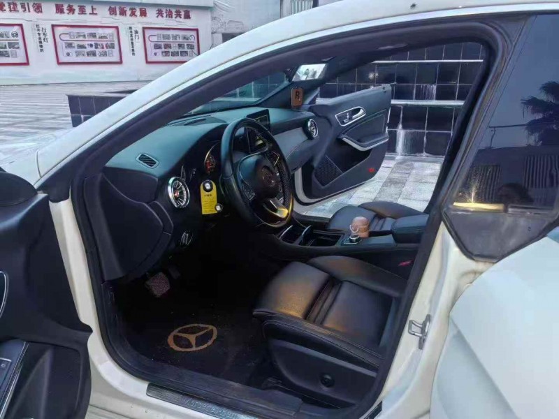 赣州17年奔驰CLA5