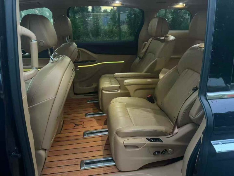 潍坊23年岚图汽车梦想家5