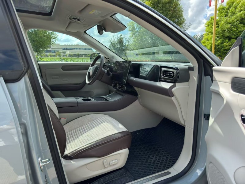 盐城24年零跑汽车C117