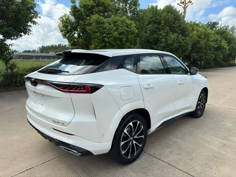 盐城25年长安汽车UNI4