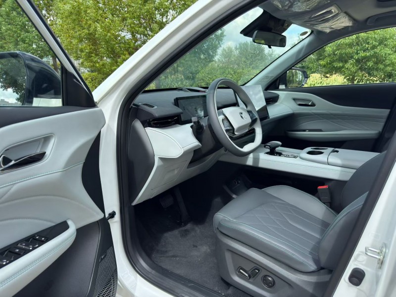 盐城25年长安汽车UNI6