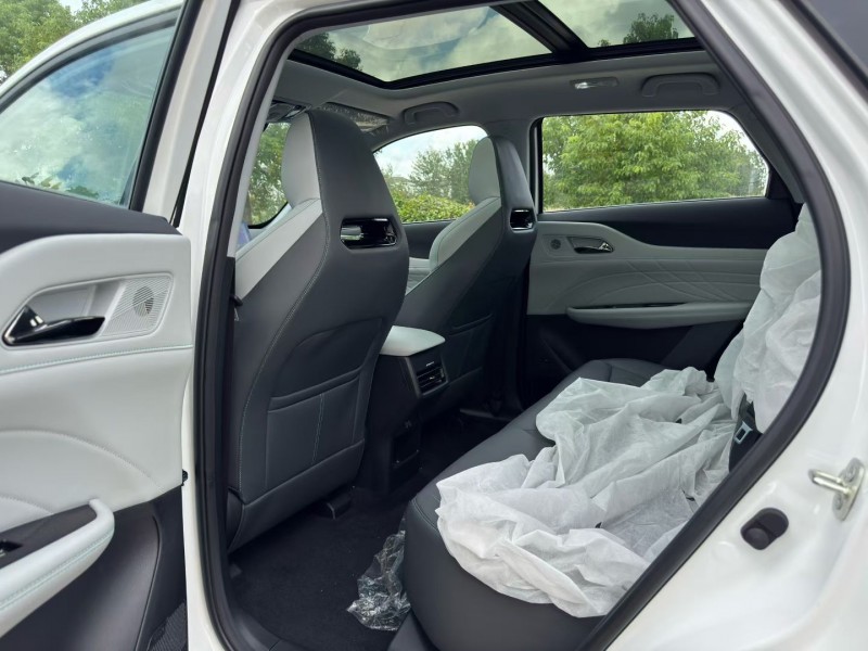 盐城25年长安汽车UNI8