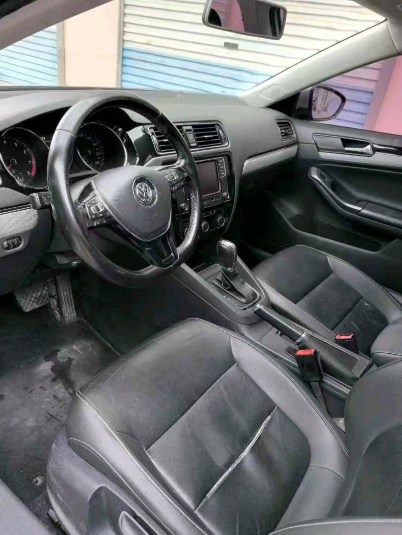 枣庄17年大众速腾5