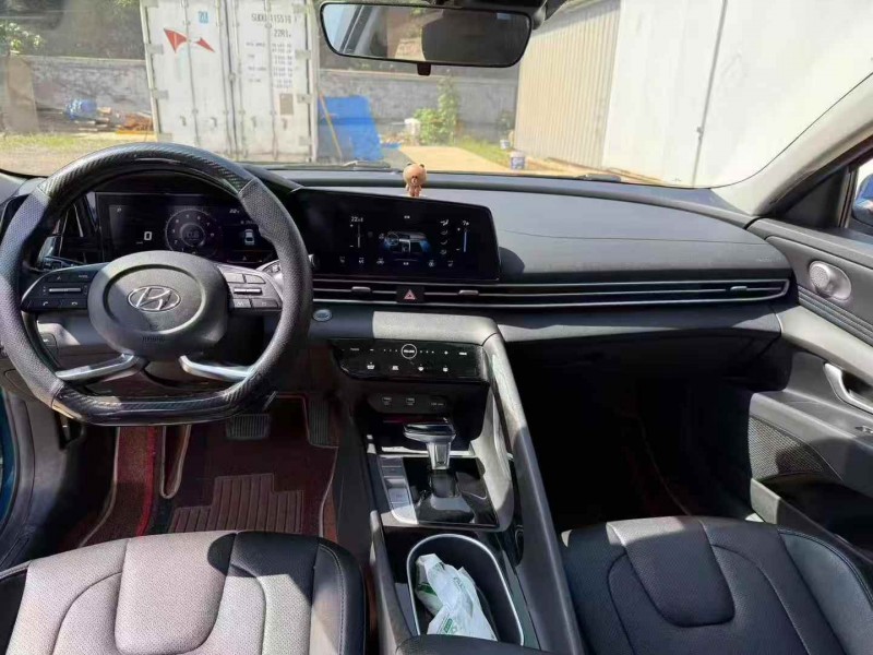 青岛21年现代伊兰特4