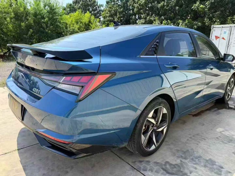 青岛21年现代伊兰特8