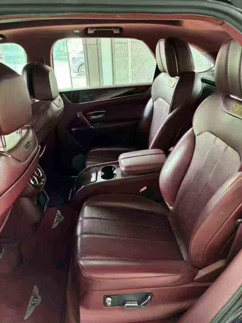 徐州19年宾利添越6