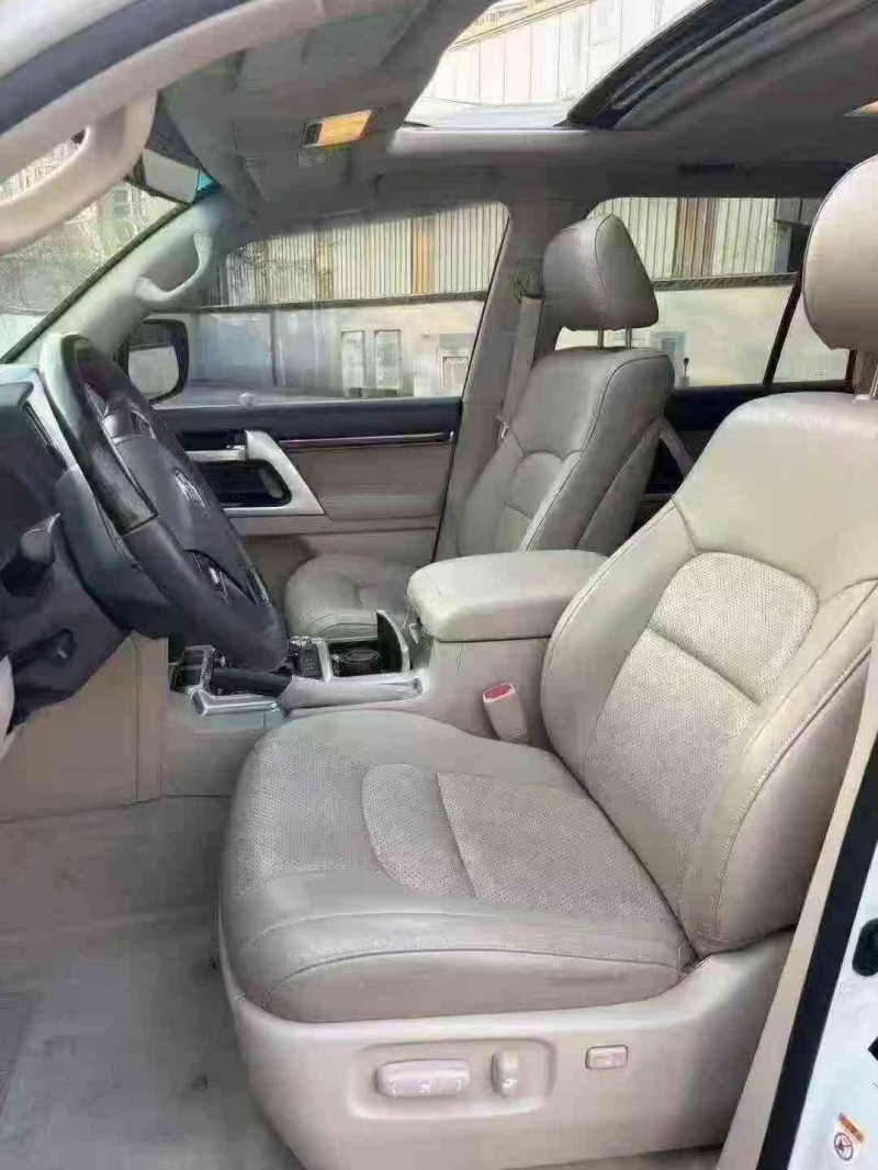 徐州19年丰田兰德酷路泽4