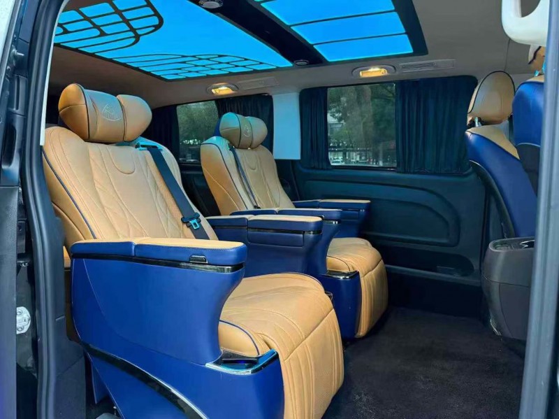 济宁23年奔驰威霆5