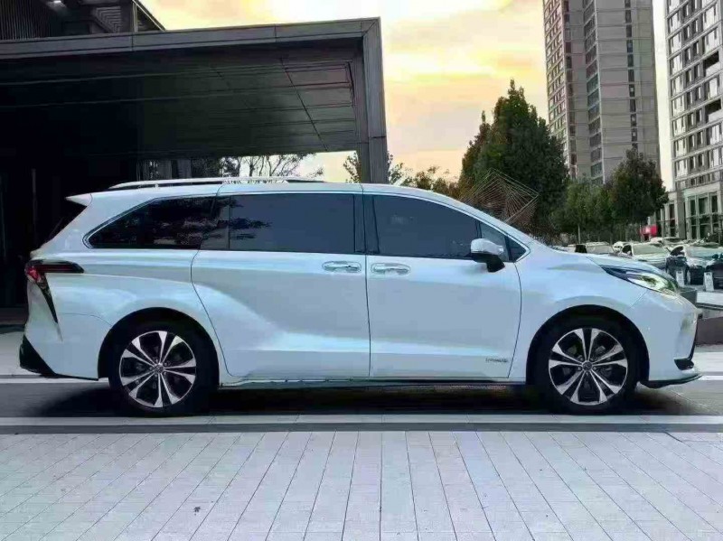 徐州23年丰田格瑞维亚7