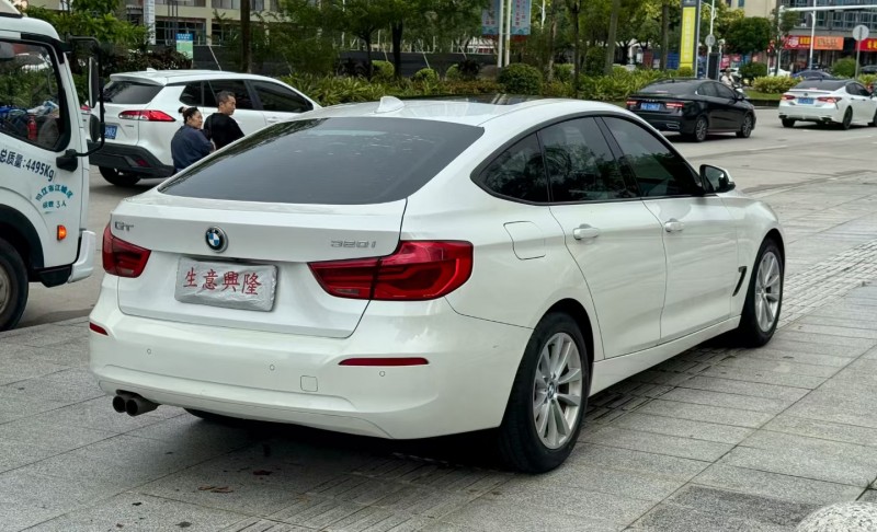 阳江17年宝马3系11