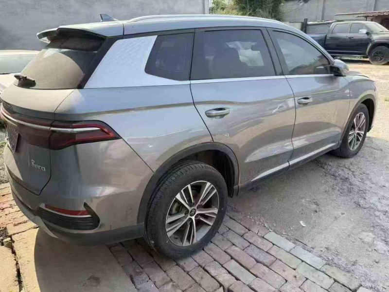 济宁21年比亚迪宋8