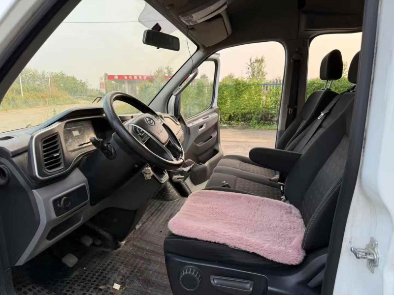 徐州22年大通V804