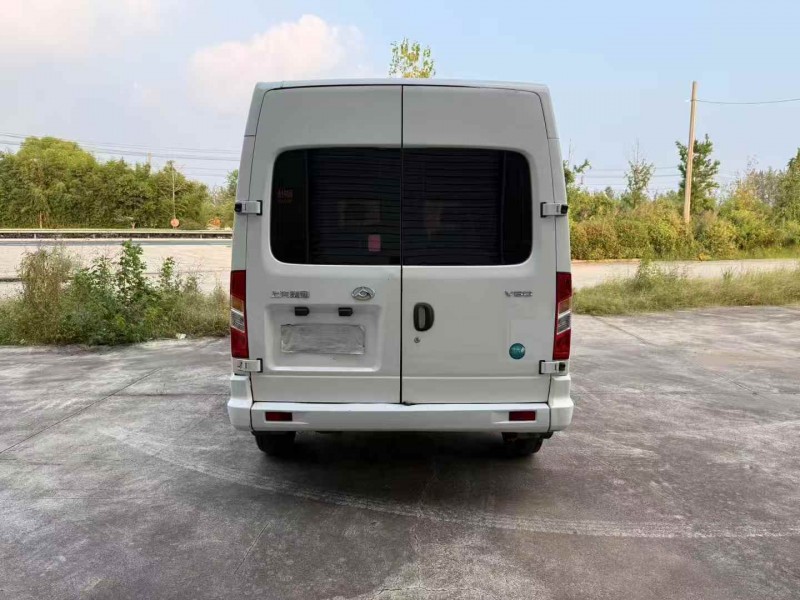 徐州22年大通V809